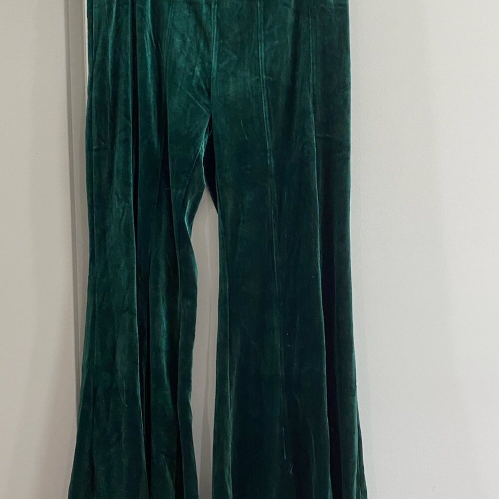 Umgee green velvet wide leg bottoms, size large